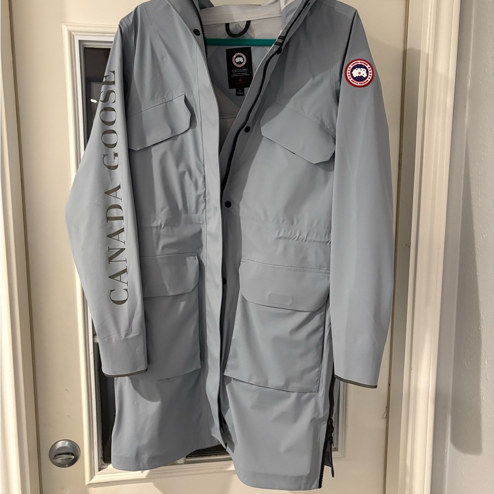 Canada Goose Women’s Light Gray Raincoat